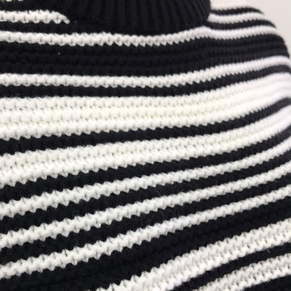 Cozy Knitted Crew Neck Sweater - Picture 7 of 15